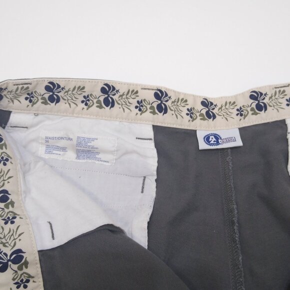 Arizona Jean Co. Pleated High Rise Shorts Casual Women Size 36 Four Pockets EUC - Picture 3 of 3